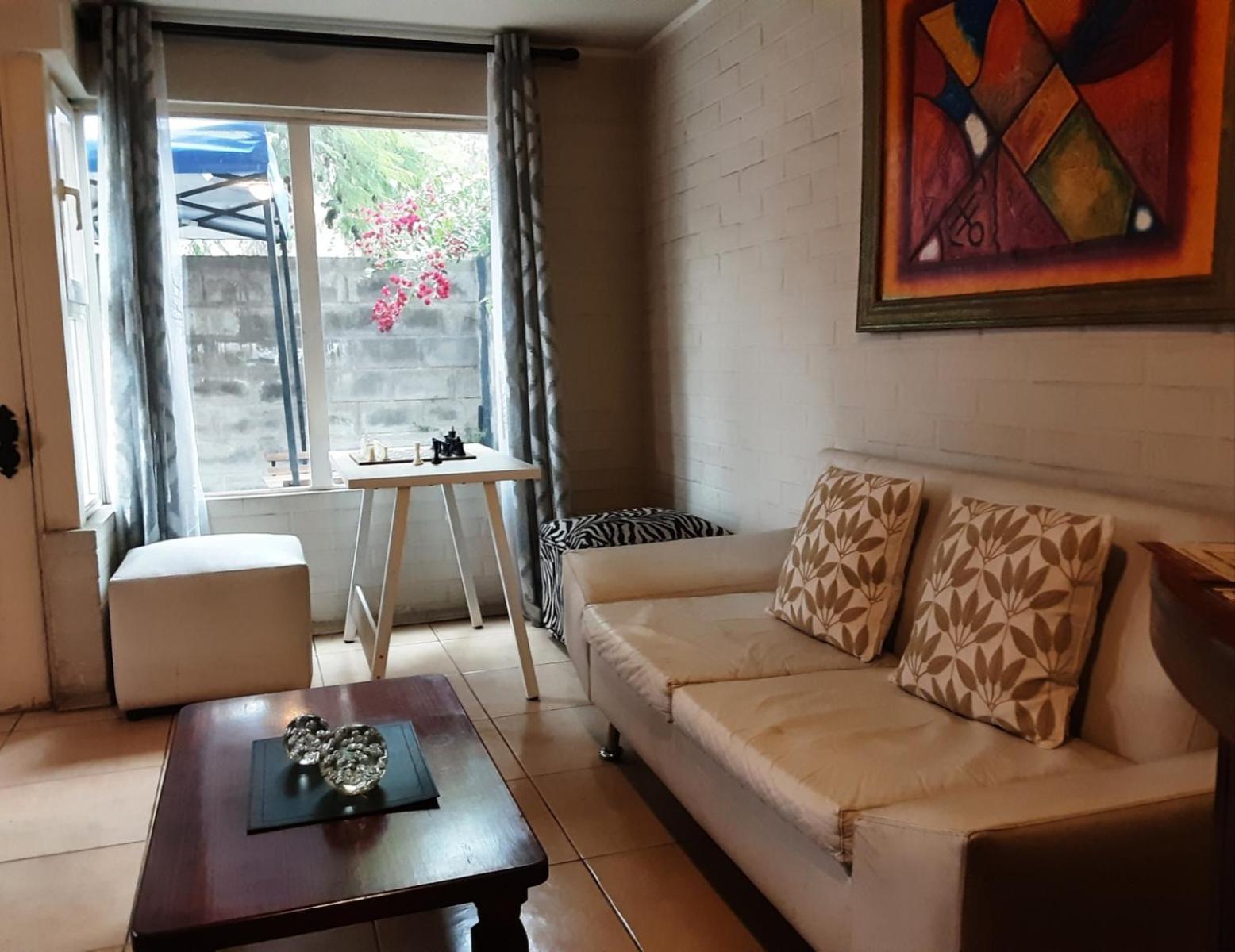 Hostal Abrazo De Maipu — Photos 1